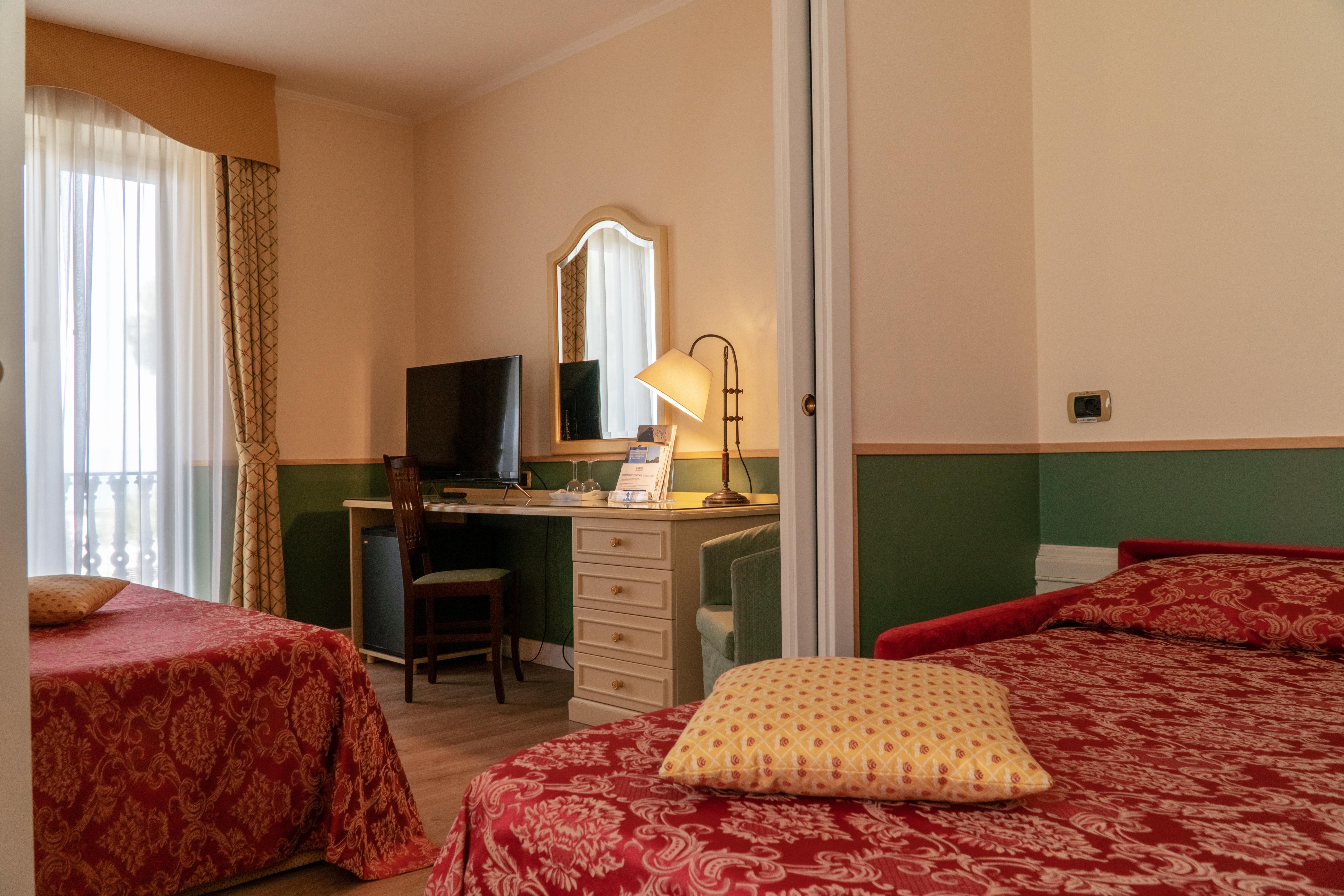 Grande Albergo Сестри-Леванте Экстерьер фото