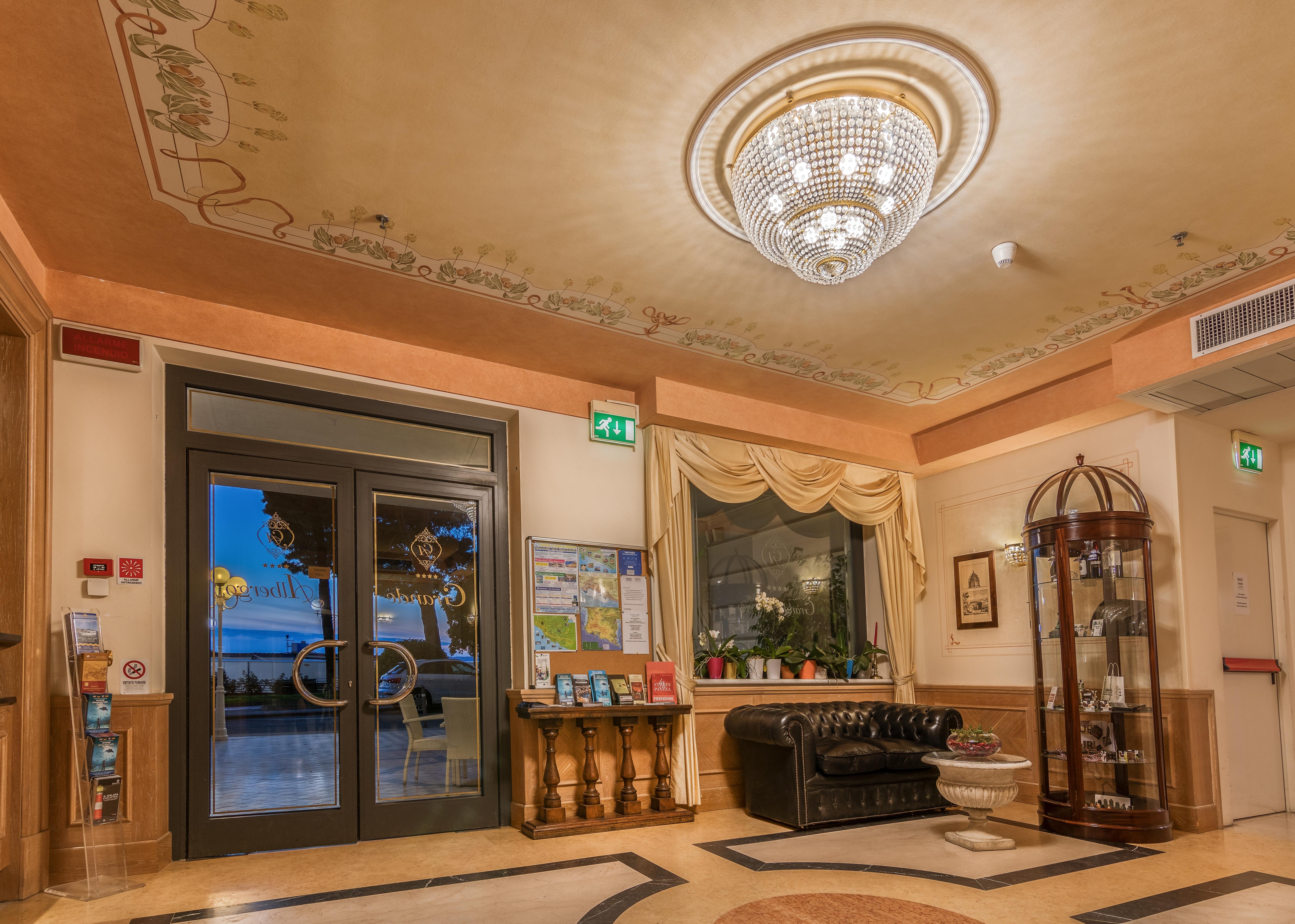 Grande Albergo Сестри-Леванте Экстерьер фото