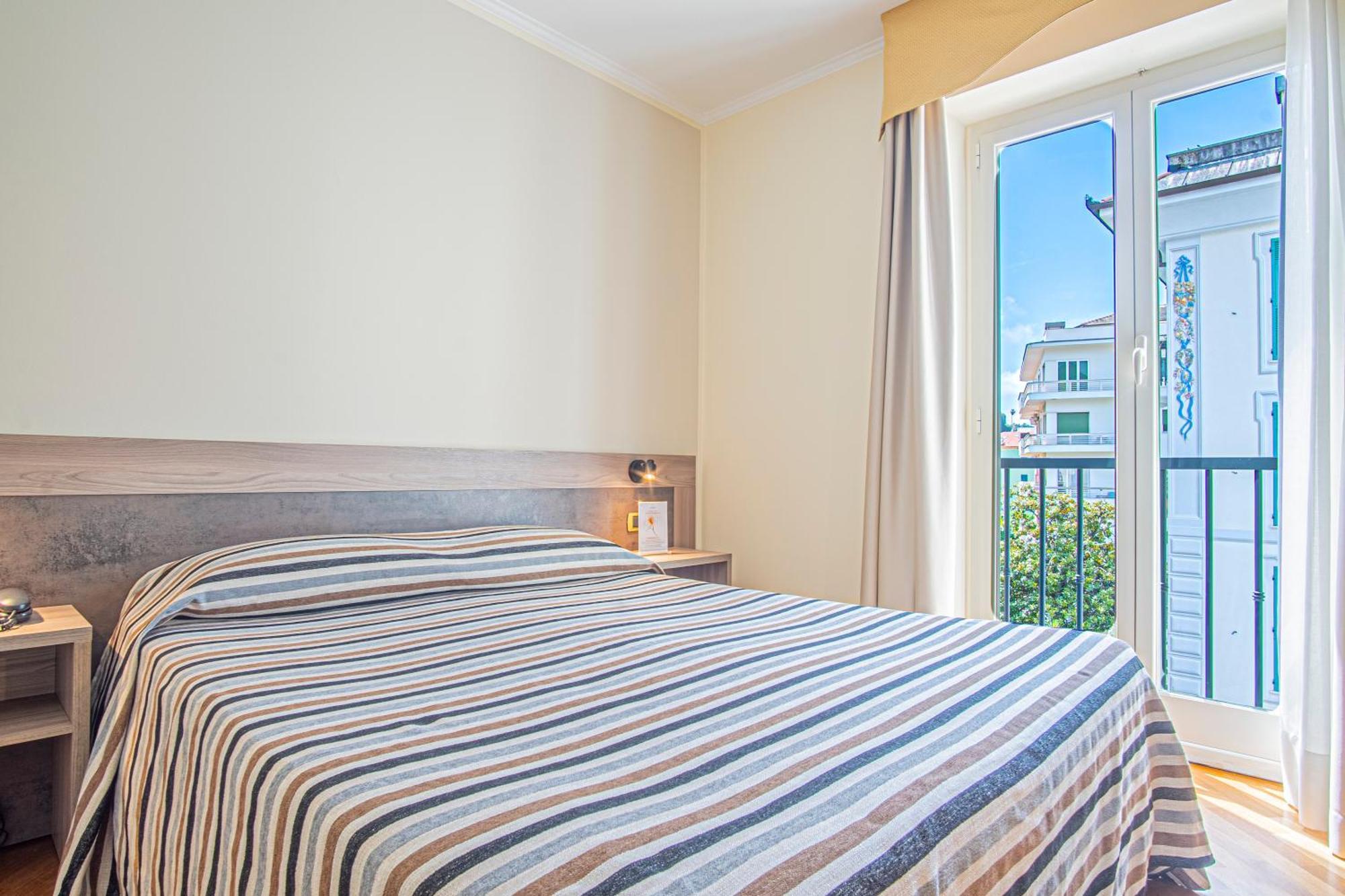Grande Albergo Сестри-Леванте Экстерьер фото